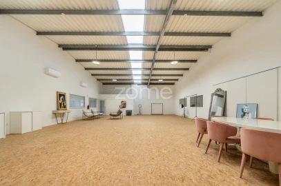 Terreno Comércio / Armazém para Arrendamento em Castêlo da Maia