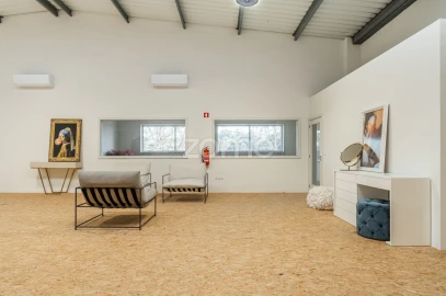 Terreno Comércio / Armazém para Arrendamento em Castêlo da Maia