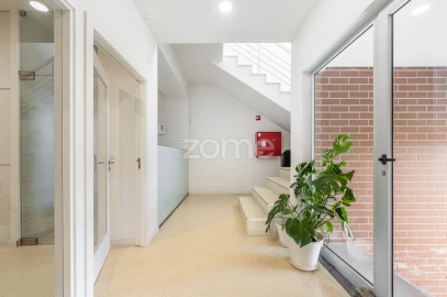 Terreno Comércio / Armazém para Arrendamento em Castêlo da Maia