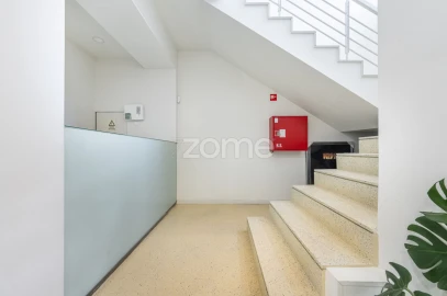 Terreno Comércio / Armazém para Arrendamento em Castêlo da Maia