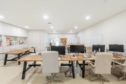 Terreno Comércio / Armazém para Arrendamento em Castêlo da Maia