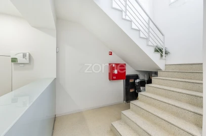 Terreno Comércio / Armazém para Arrendamento em Castêlo da Maia