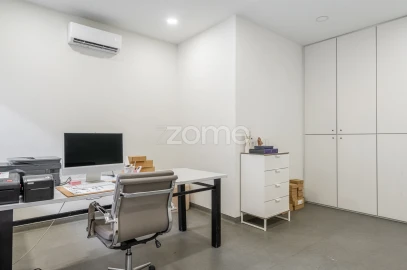 Terreno Comércio / Armazém para Arrendamento em Castêlo da Maia