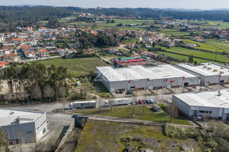 Terreno Comércio / Armazém para Arrendamento em Castêlo da Maia Foto 63