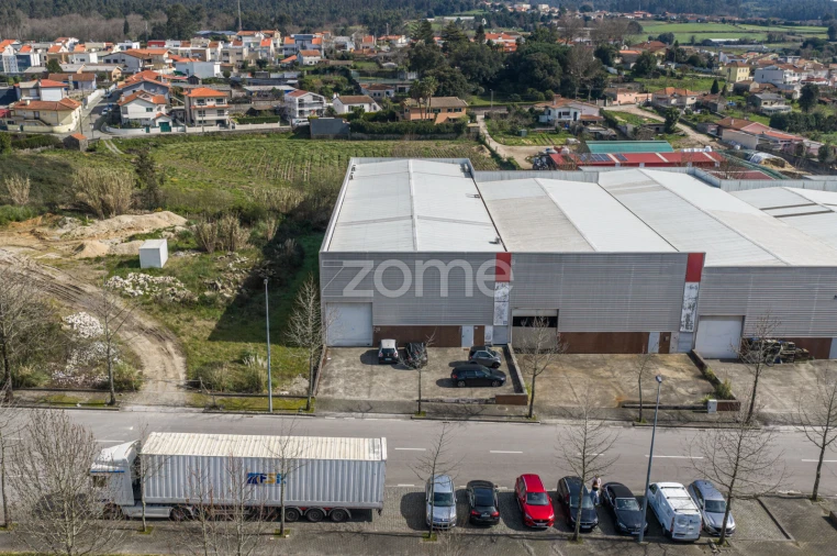 Terreno Comércio / Armazém para Arrendamento em Castêlo da Maia Foto 64