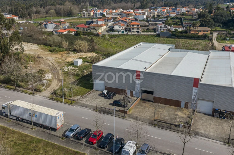 Terreno Comércio / Armazém para Arrendamento em Castêlo da Maia Foto 65