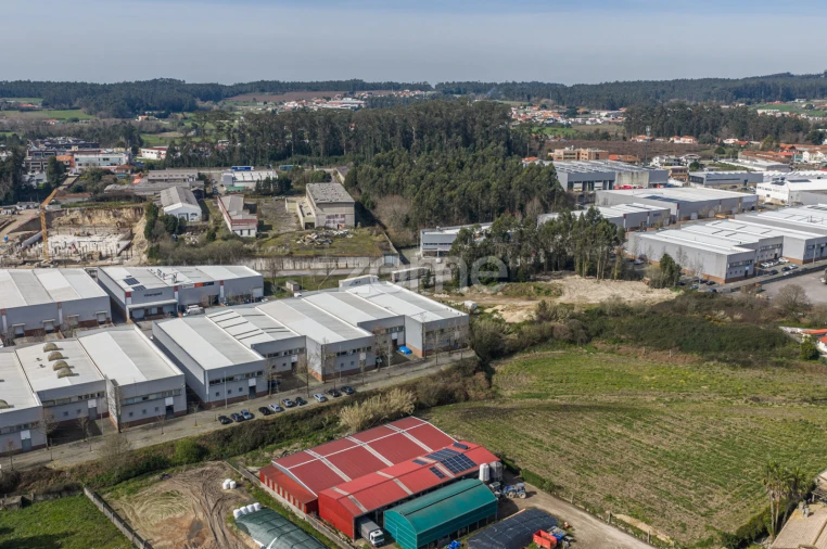 Terreno Comércio / Armazém para Arrendamento em Castêlo da Maia Foto 69