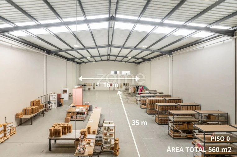 Terreno Comércio / Armazém para Arrendamento em Castêlo da Maia Foto 11