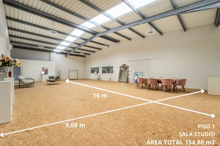 Terreno Comércio / Armazém para Arrendamento em Castêlo da Maia Foto 32