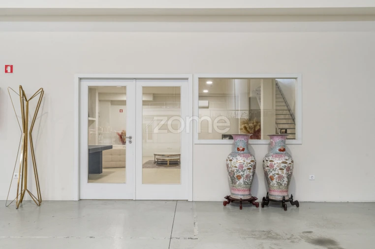 Terreno Comércio / Armazém para Arrendamento em Castêlo da Maia Foto 13