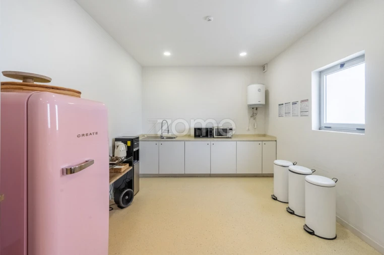 Terreno Comércio / Armazém para Arrendamento em Castêlo da Maia Foto 41