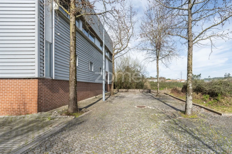 Terreno Comércio / Armazém para Arrendamento em Castêlo da Maia Foto 57