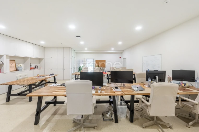 Terreno Comércio / Armazém para Arrendamento em Castêlo da Maia Foto 49