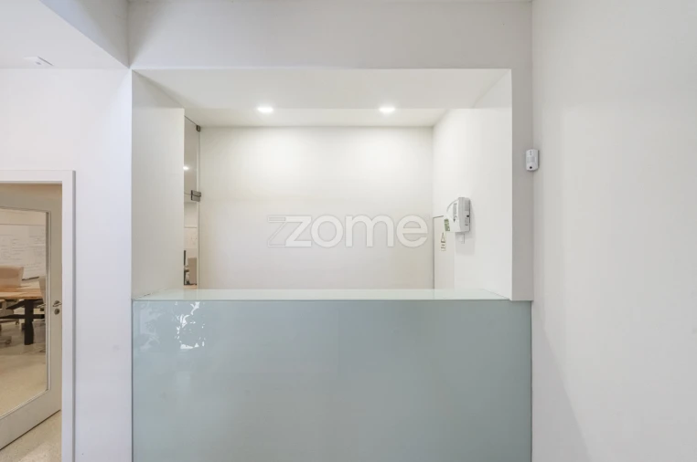 Terreno Comércio / Armazém para Arrendamento em Castêlo da Maia Foto 53