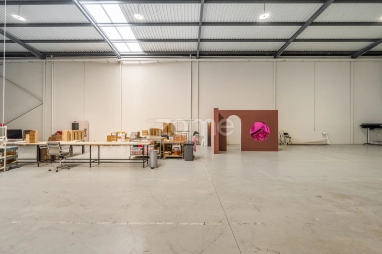 Terreno Comércio / Armazém para Arrendamento em Castêlo da Maia Foto 11