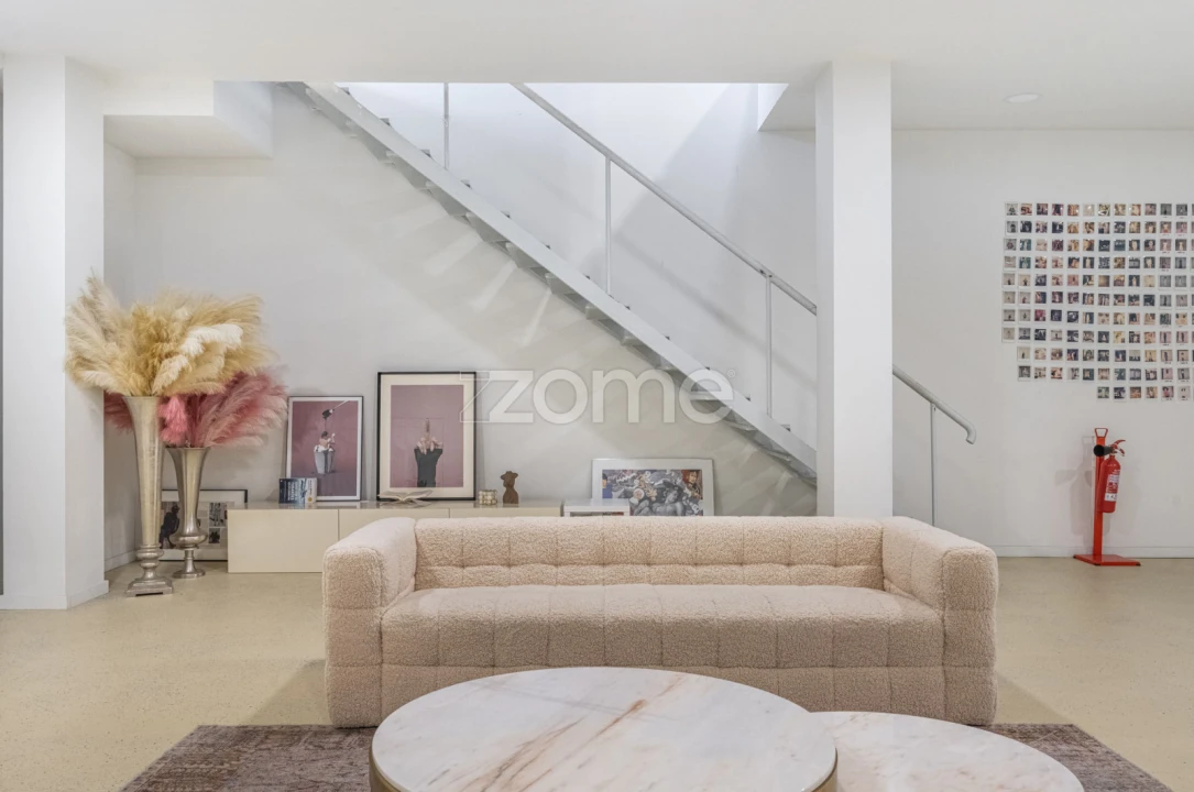 Terreno Comércio / Armazém para Arrendamento em Castêlo da Maia Foto 16