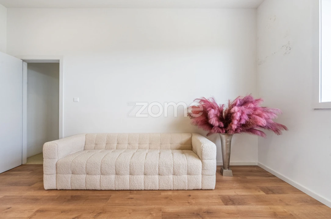 Terreno Comércio / Armazém para Arrendamento em Castêlo da Maia Foto 23