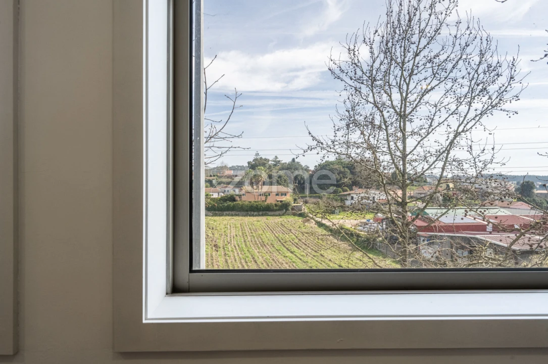 Terreno Comércio / Armazém para Arrendamento em Castêlo da Maia Foto 24