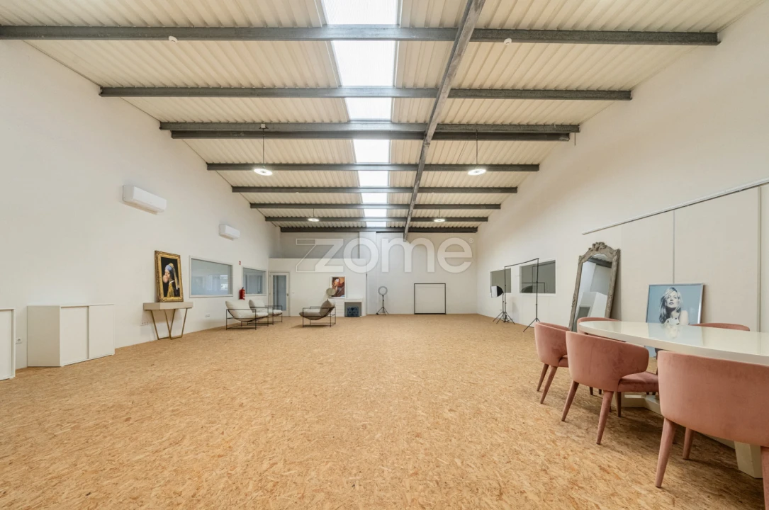 Terreno Comércio / Armazém para Arrendamento em Castêlo da Maia Foto 32