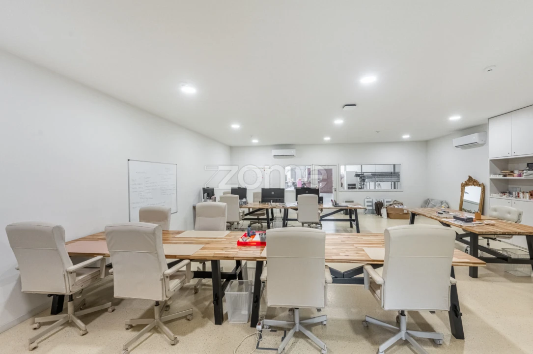 Terreno Comércio / Armazém para Arrendamento em Castêlo da Maia Foto 51