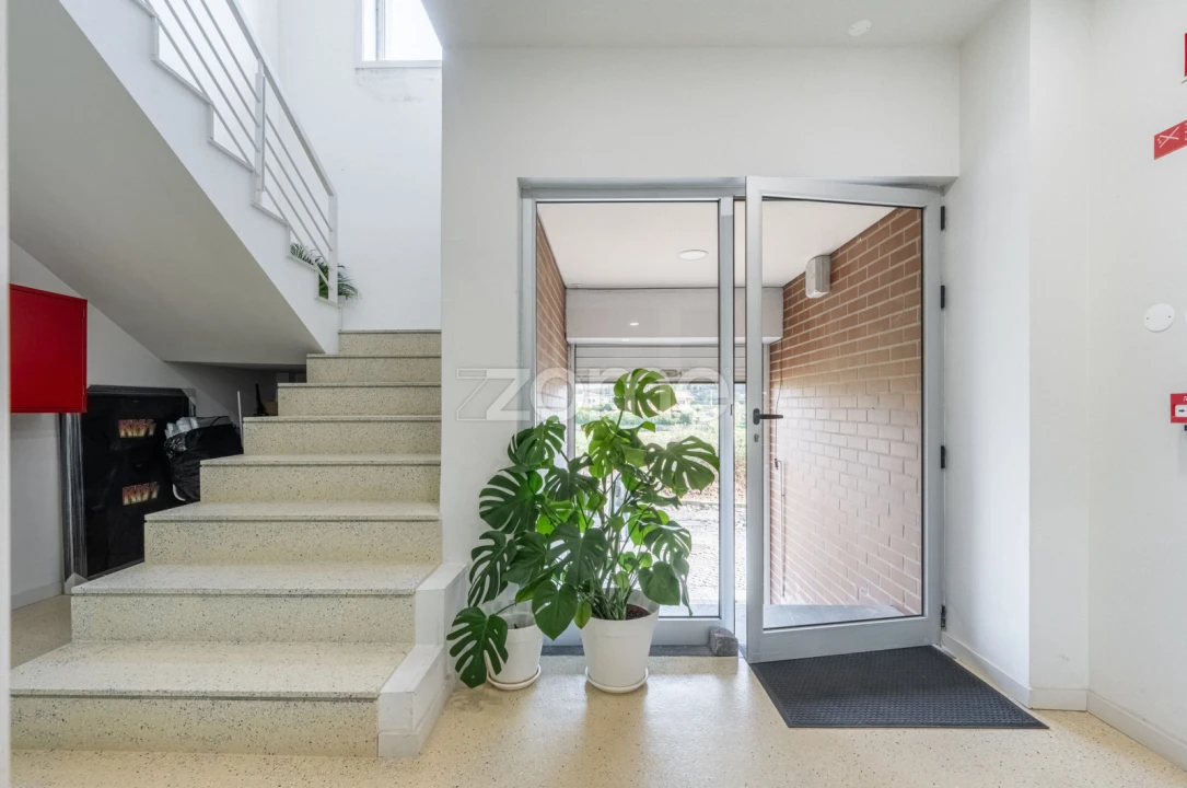 Terreno Comércio / Armazém para Arrendamento em Castêlo da Maia Foto 55