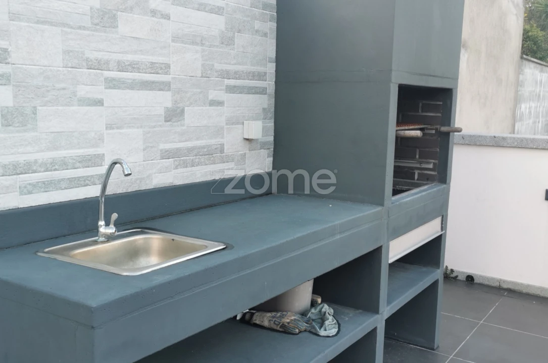 Moradia T4 para Venda em Vila Verde e Barbudo Foto 16