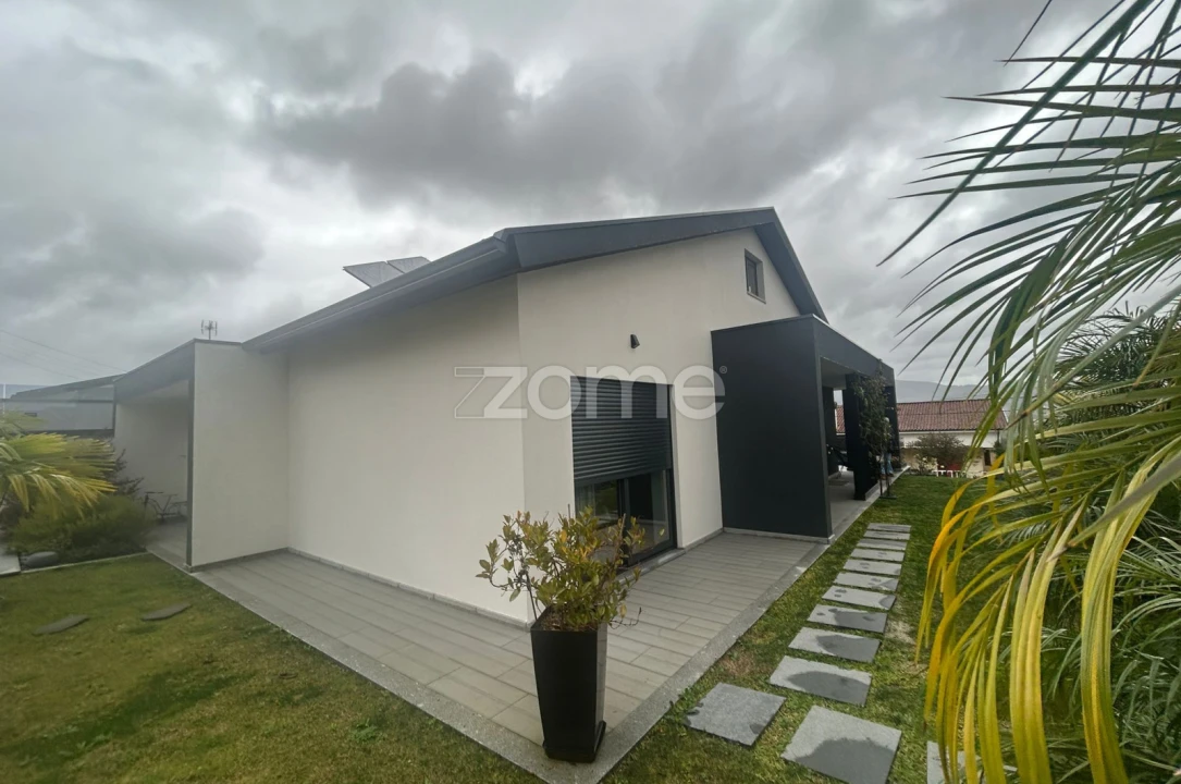 Moradia T4 para Venda em Vila Verde e Barbudo Foto 10