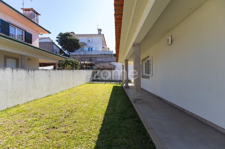 Moradia T4 para Venda em Vila Nova de Famalicão e Calendário Foto 7