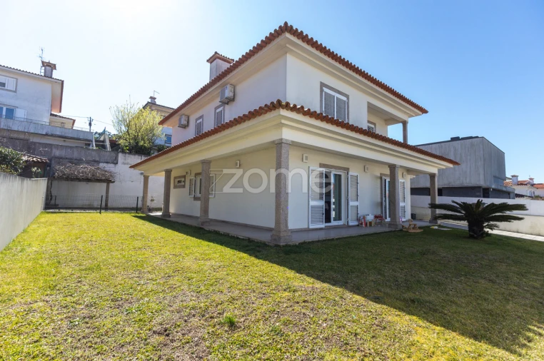 Moradia T4 para Venda em Vila Nova de Famalicão e Calendário Foto 8