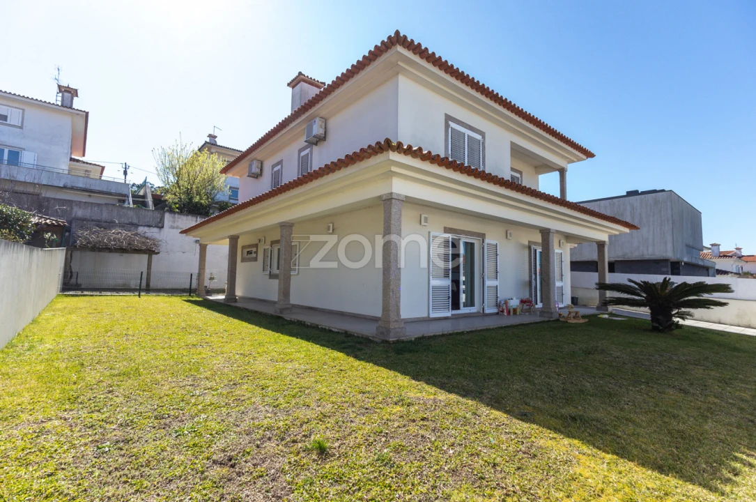 Moradia T4 para Venda em Vila Nova de Famalicão e Calendário Foto 8