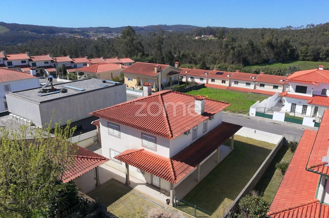 Moradia T4 para Venda em Vila Nova de Famalicão e Calendário Foto 3