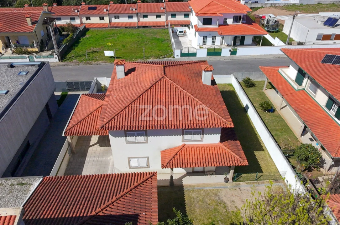 Moradia T4 para Venda em Vila Nova de Famalicão e Calendário Foto 4