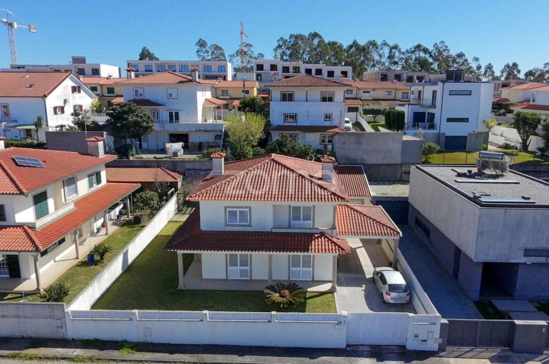 Moradia T4 para Venda em Vila Nova de Famalicão e Calendário Foto 6