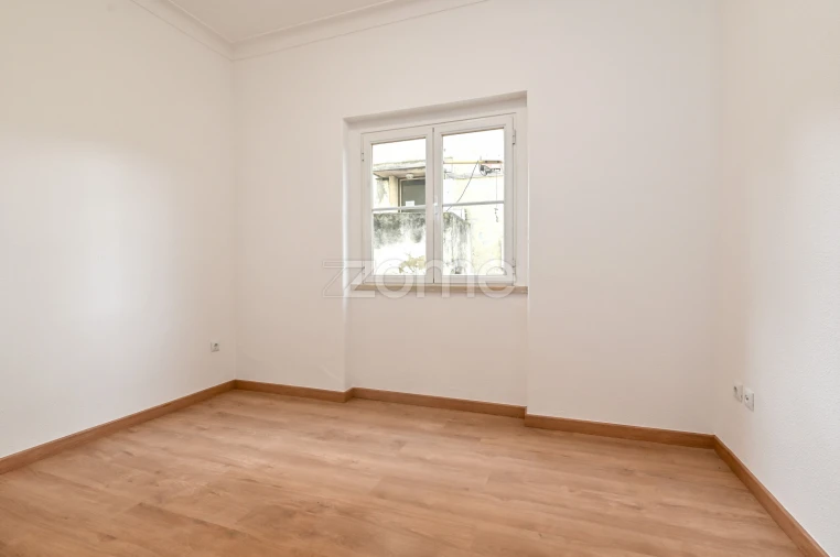 Apartamento T3 para Venda em Ramada e Caneças Foto 14