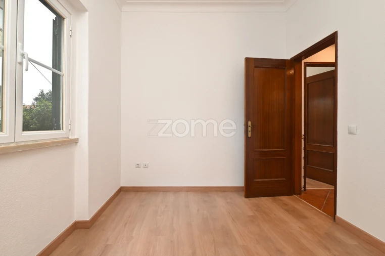 Apartamento T3 para Venda em Ramada e Caneças Foto 15