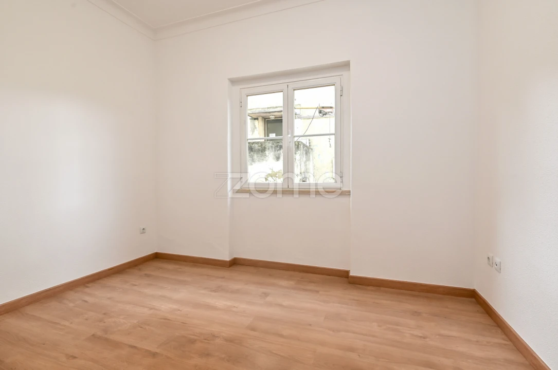 Apartamento T3 para Venda em Ramada e Caneças Foto 14