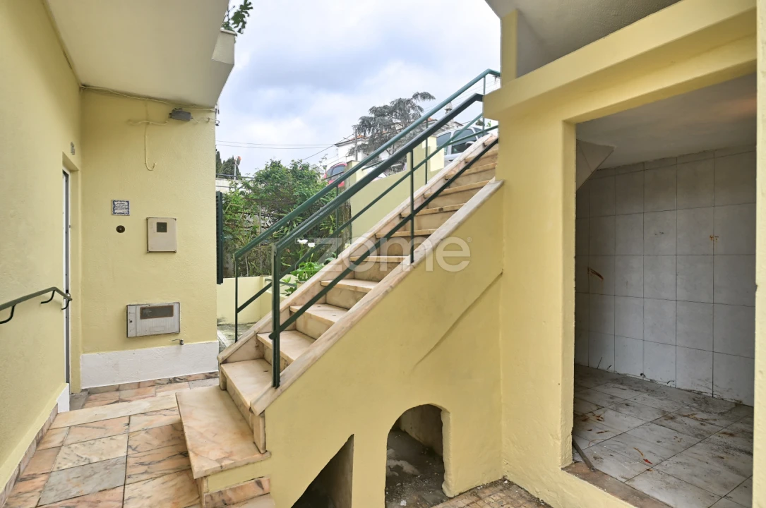 Apartamento T3 para Venda em Ramada e Caneças Foto 29