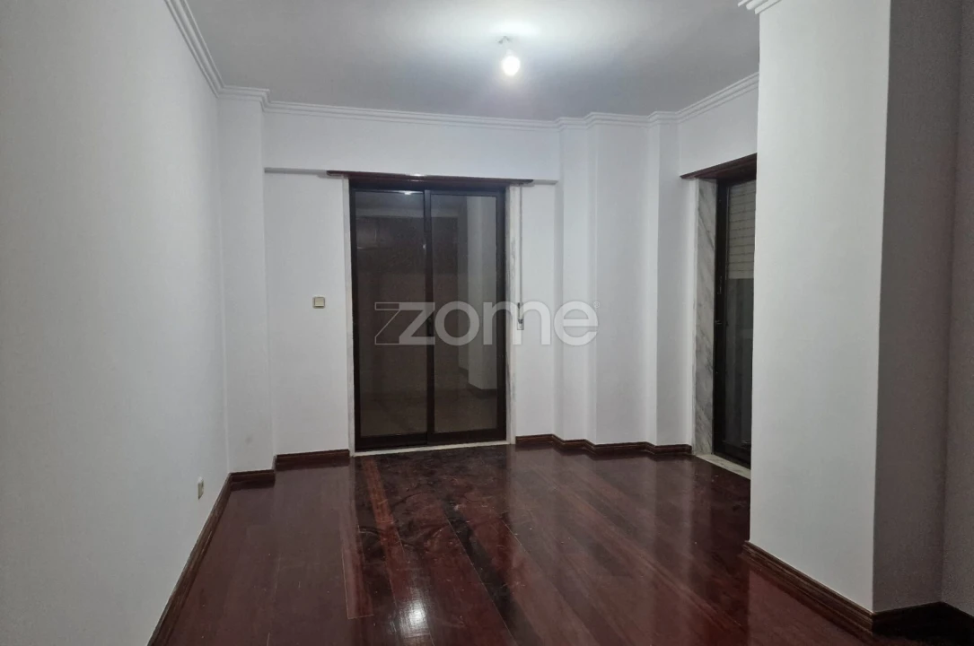Apartamento T3 para Venda em Algueirão-Mem Martins Foto 8