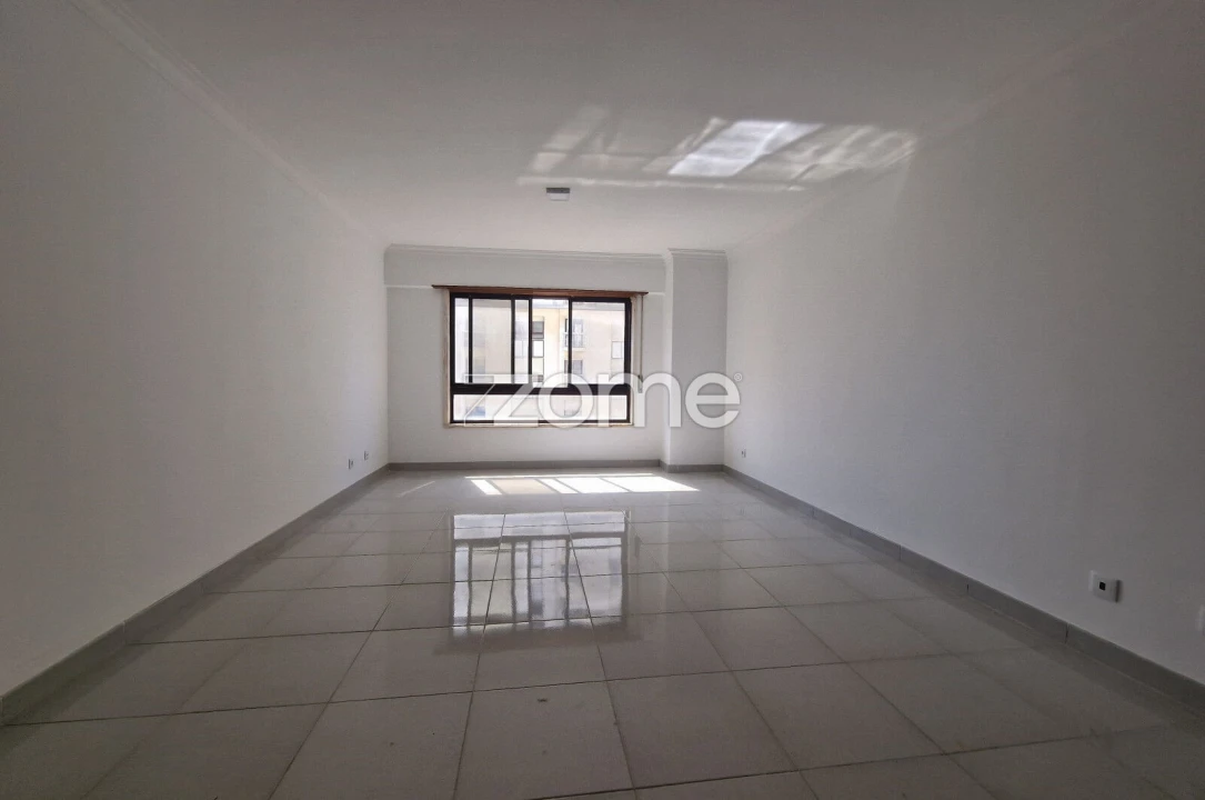 Apartamento T3 para Venda em Algueirão-Mem Martins Foto 15