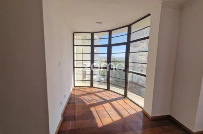 Apartamento T3 para Venda em Algueirão-Mem Martins