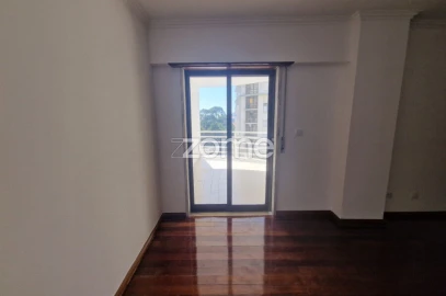 Apartamento T3 para Venda em Algueirão-Mem Martins