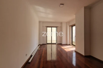 Apartamento T3 para Venda em Algueirão-Mem Martins