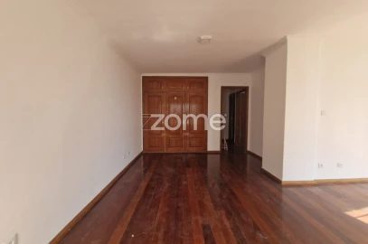 Apartamento T3 para Venda em Algueirão-Mem Martins