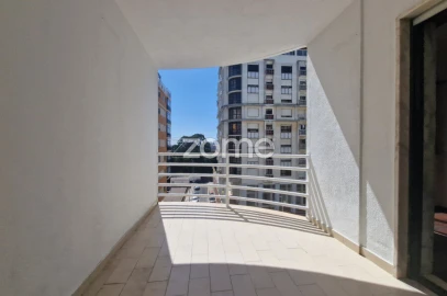 Apartamento T3 para Venda em Algueirão-Mem Martins