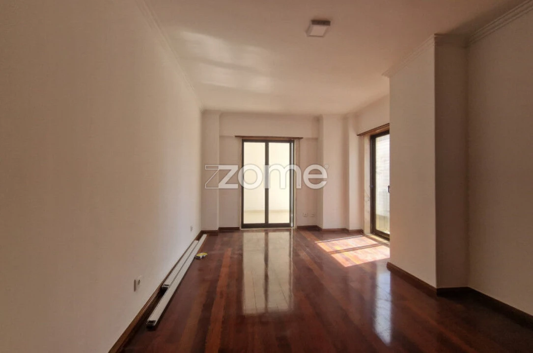 Apartamento T3 para Venda em Algueirão-Mem Martins Foto 21