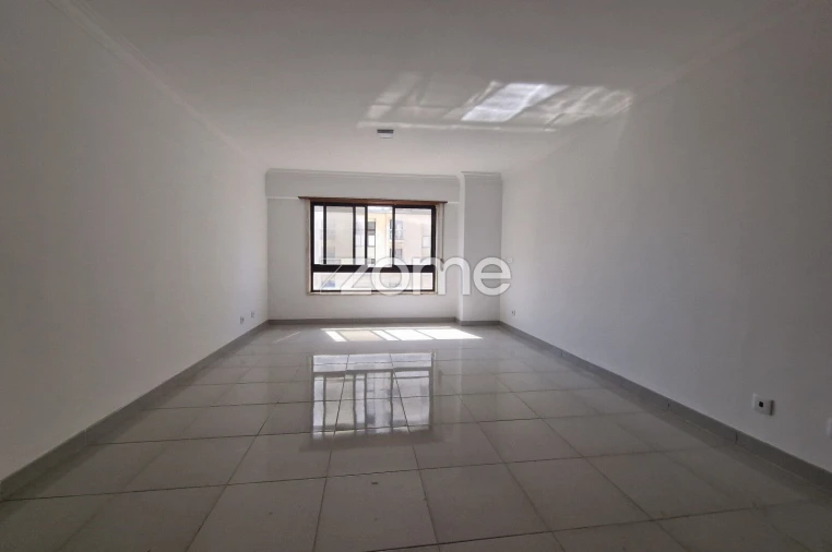 Apartamento T3 para Venda em Algueirão-Mem Martins Foto 15