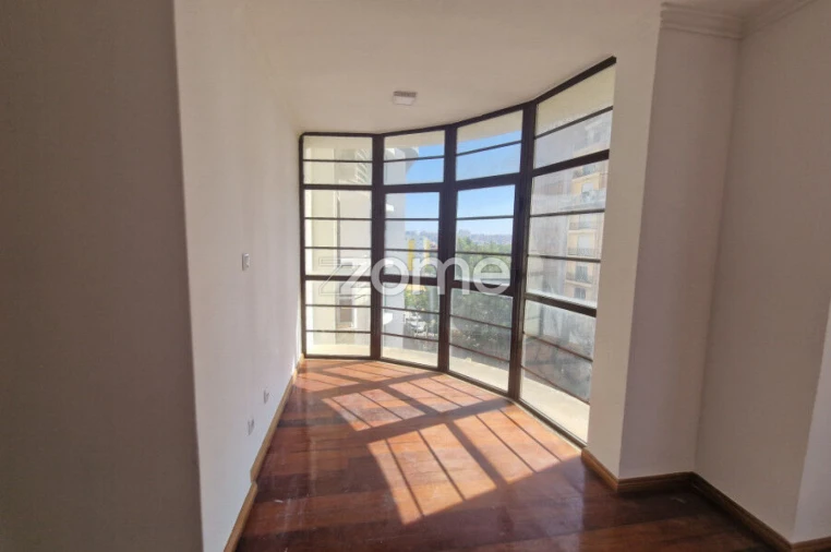 Apartamento T3 para Venda em Algueirão-Mem Martins Foto 18