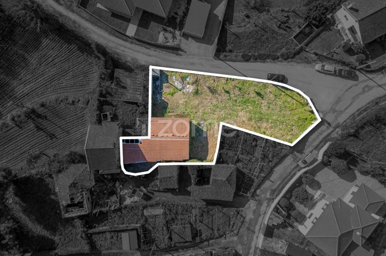 Moradia T3 para Venda em Bravães Foto 2