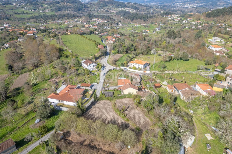 Moradia T3 para Venda em Bravães Foto 4