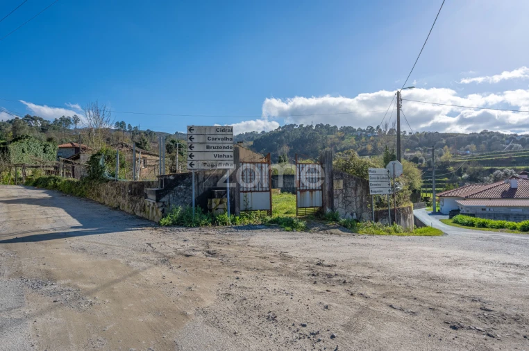 Moradia T3 para Venda em Bravães Foto 10